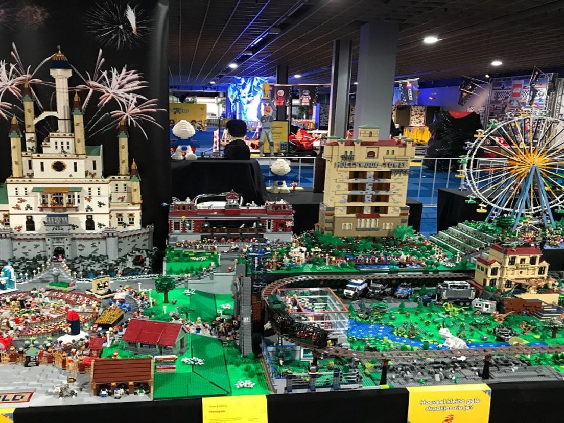 Het Disney-pretpark van LEGO van Casper en Mathieu