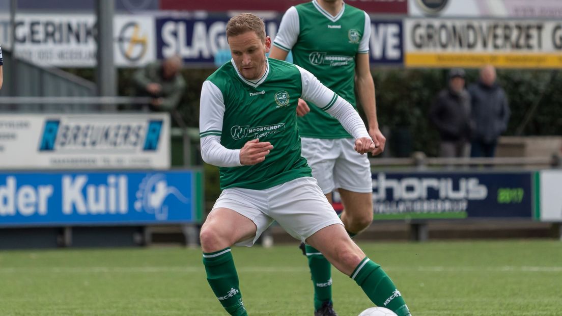 HSC'21-middenvelder Sjoerd Overgoor maakte dit weekend een geweldige treffer