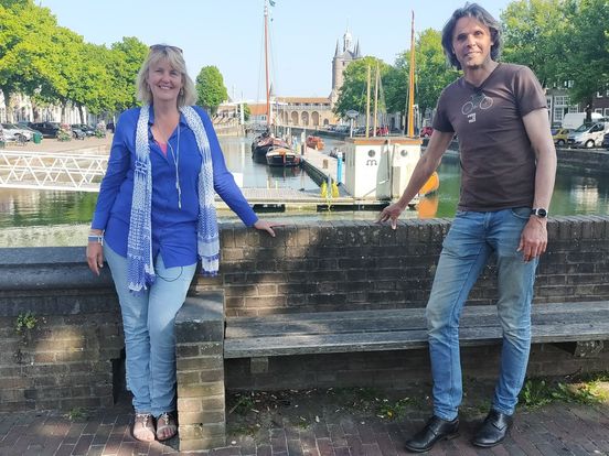 'Romantici' Eric en Pauline vieren overwinning, nu kademuur Zierikzee toch kan blijven