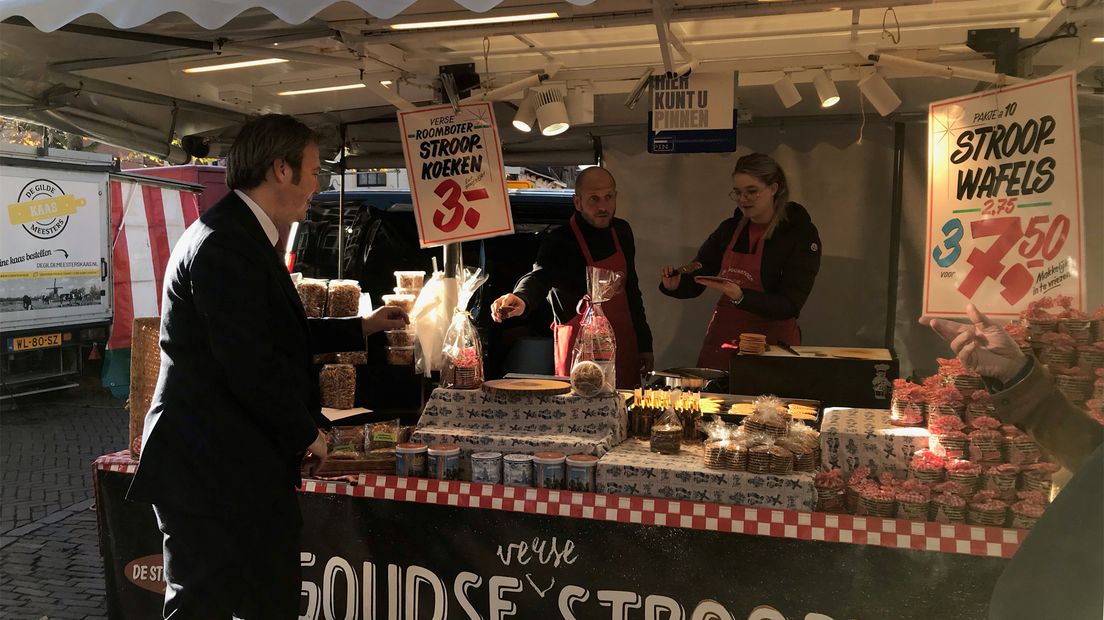 Danny de Vries op de markt in Oudewater