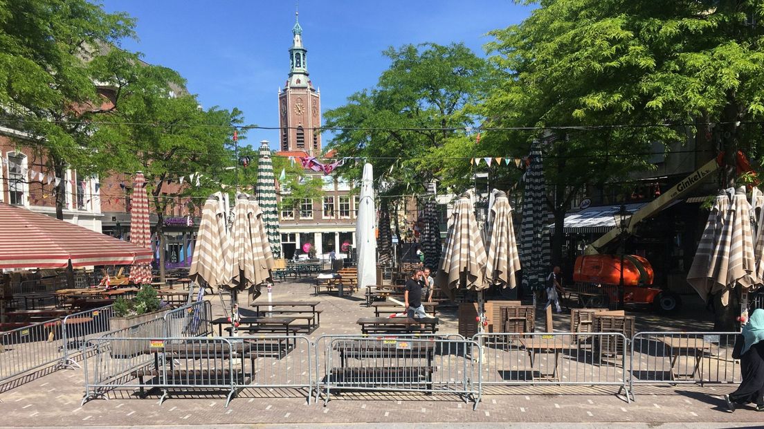 Grote Markt in Den Haag bereidt zich voor op de opening van 1 juni