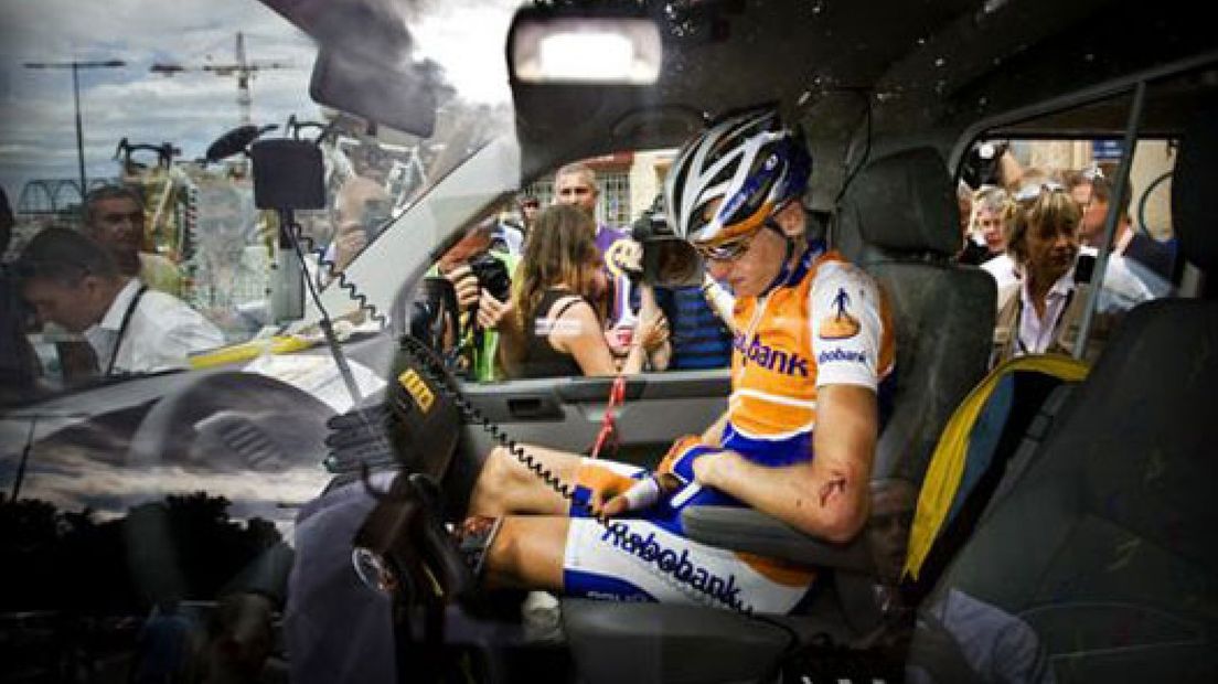 Gesink uit de Tour na valpartij