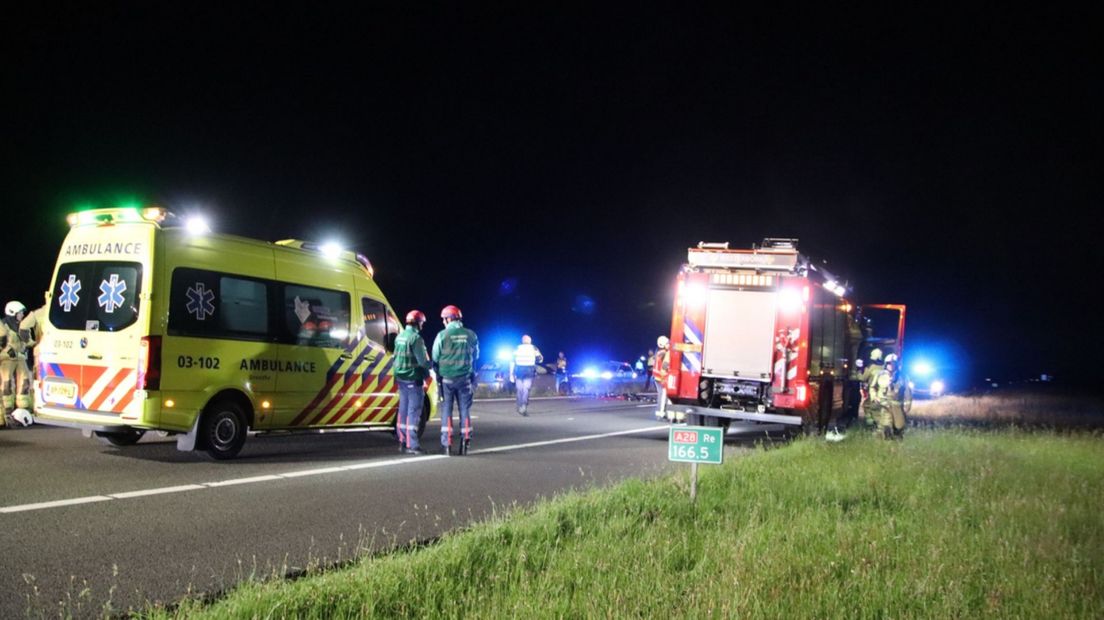 Vrouw uit Leek overleden na aanrijding met spookrijder op A28 bij Hooghalen  - RTV Noord