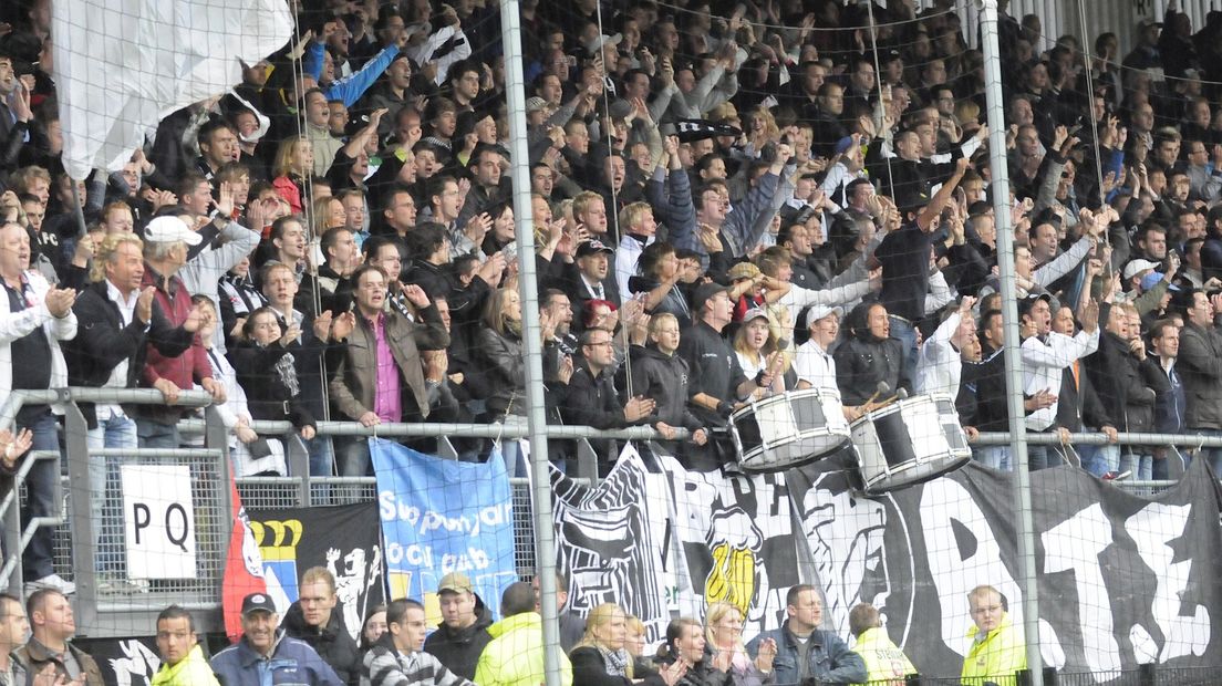 Politie controleert supporters
