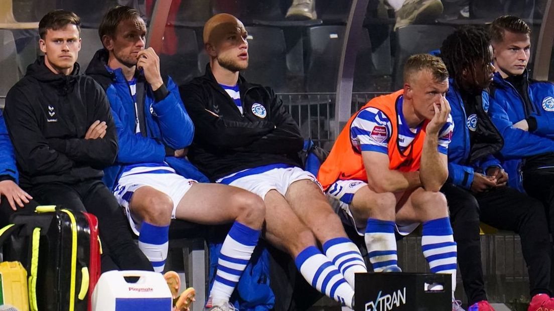 Berusting en teleurstelling bij de ervaren spelers op de bank van De Graafschap