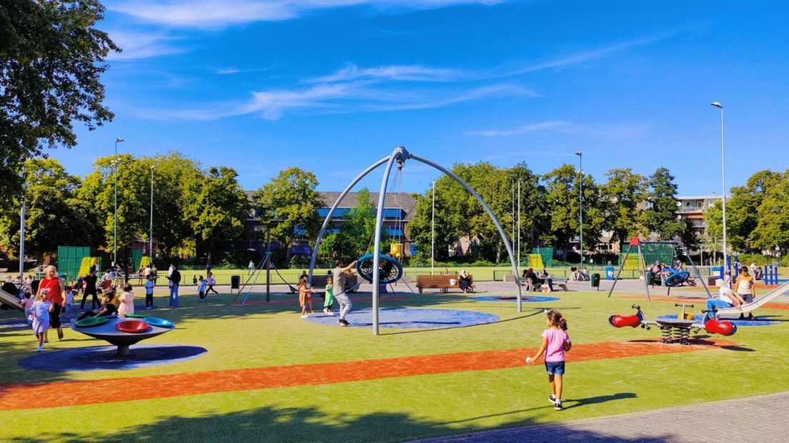 Kinderen aan het spelen in het Vermeerpark