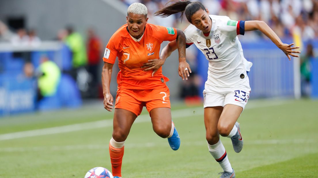 Shanice van de Sanden in actie voor Oranje