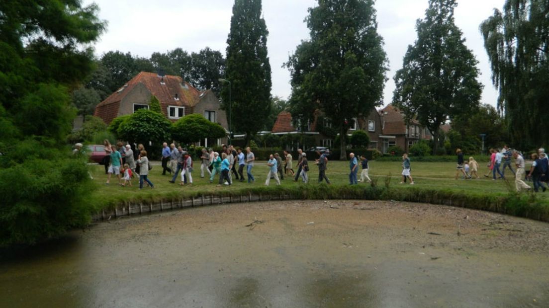 Actie van omwonenden voor vervuilde vijver