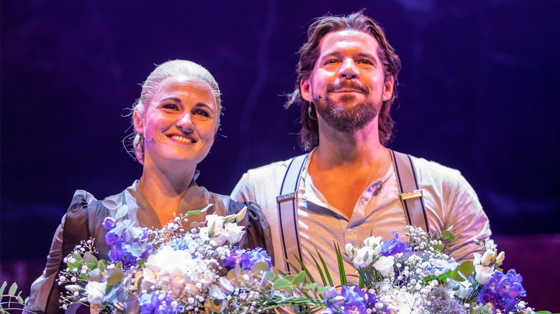 Brigitte Heitzer en René van Kooten tijdens de première van de musical Evita