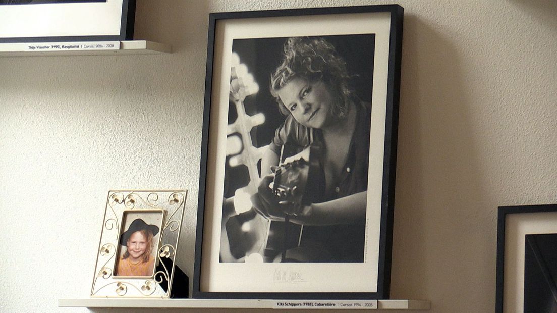 Kiki Schippers hangt in theater het Klooster aan de wall of fame
