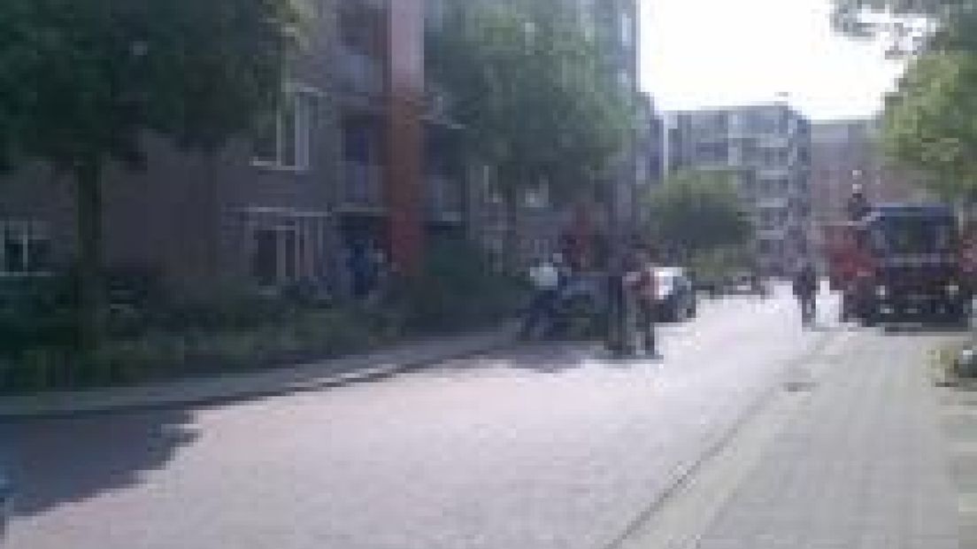 Vrouw valt van flat en raakt gewond