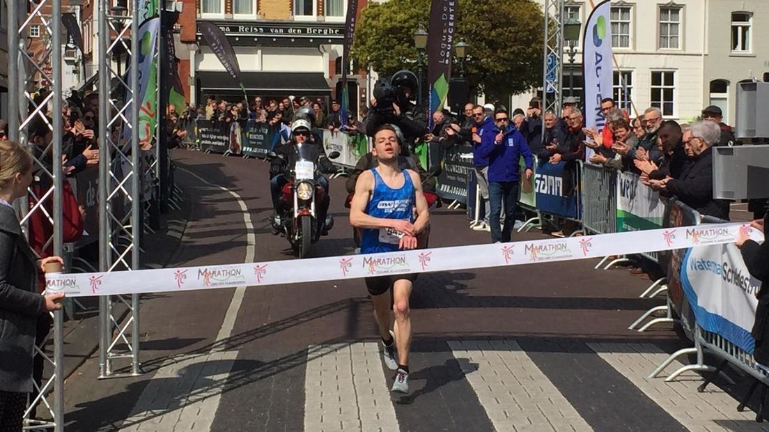 Marathon Zeeuws-Vlaanderen: zege Van Zetten en Schokker