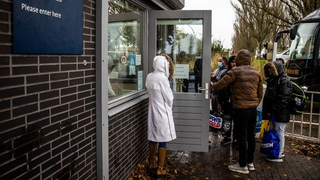 Het loket van het aanmeldcentrum in Ter Apel