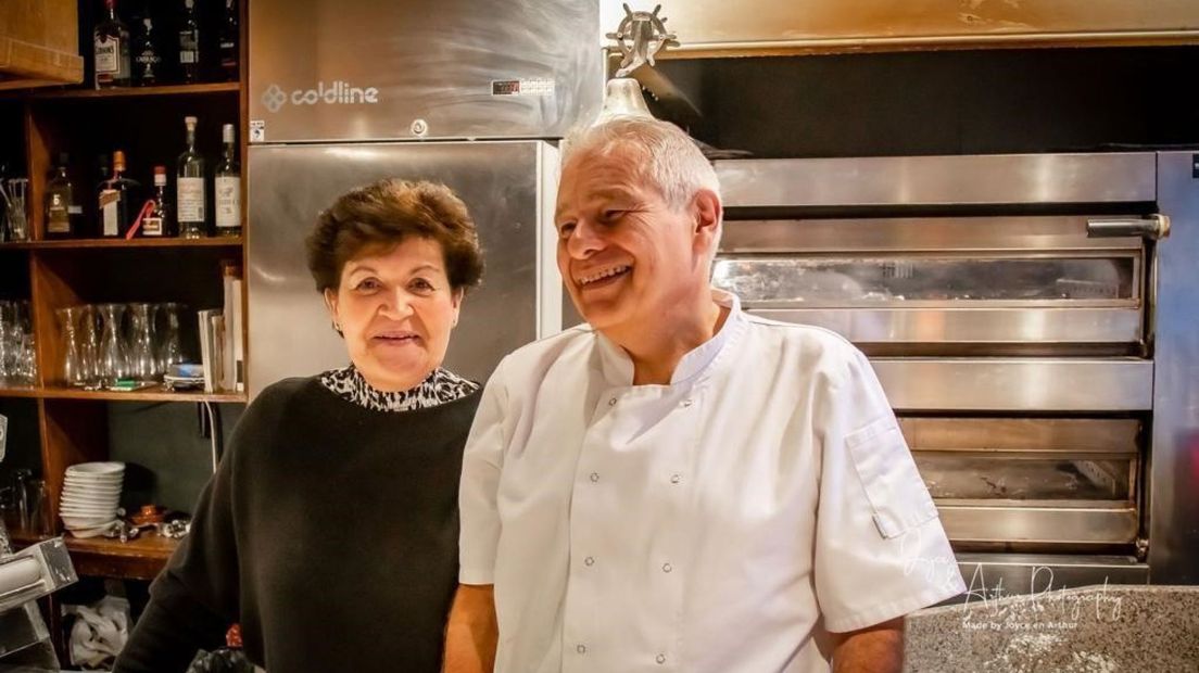 Kosta Antoniou en zijn vrouw Olga in de keuken van Il Vesuvio