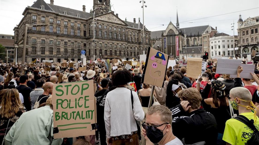 Bökkers reageert op druk racismeprotest op Dam en ziet kansen voor Zwarte Cross