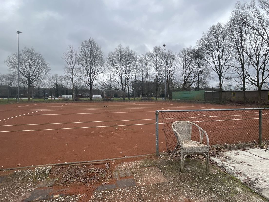 Een deel van de huidige tennisbanen dat vervangen wordt