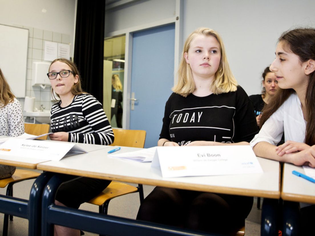 Papendrechtse deelnemers aan het debattoernooi (Foto UNICEF Nederland Guus Schoonewille)
