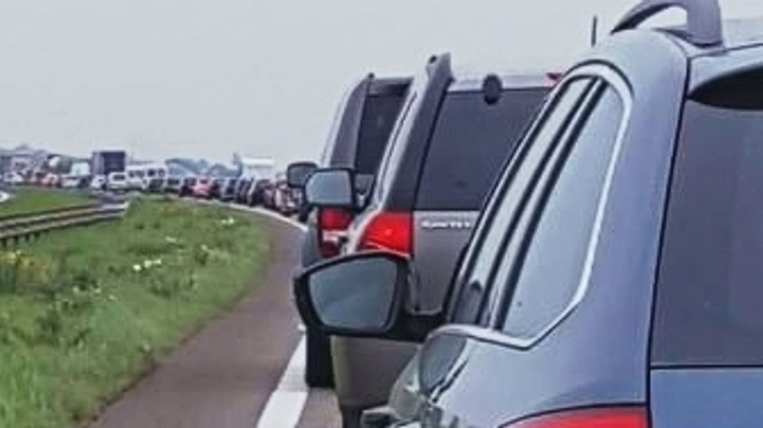 A58 richting Vlissingen deels afgesloten geweest door ongeluk Vlaketunnel