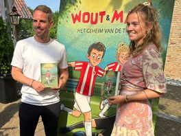 FC Twente-iconen 'Wout & Maud' presenteren boek: "In mannenvoetbal is homo-acceptatie een probleem"