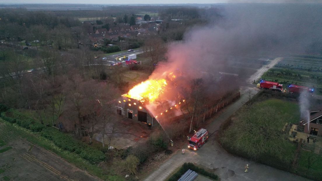 Grote brand in woonboerderij Gasselternijveenschemond