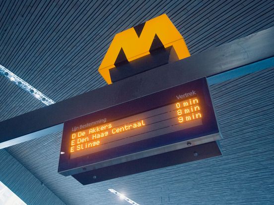 Ijsbeer Peave Voorspeller Update: Metroverkeer op lijn D even plat, reizigers uren vast - Rijnmond