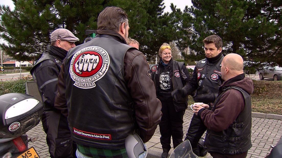 Leden van B.A.C.A. ontmoeten elkaar