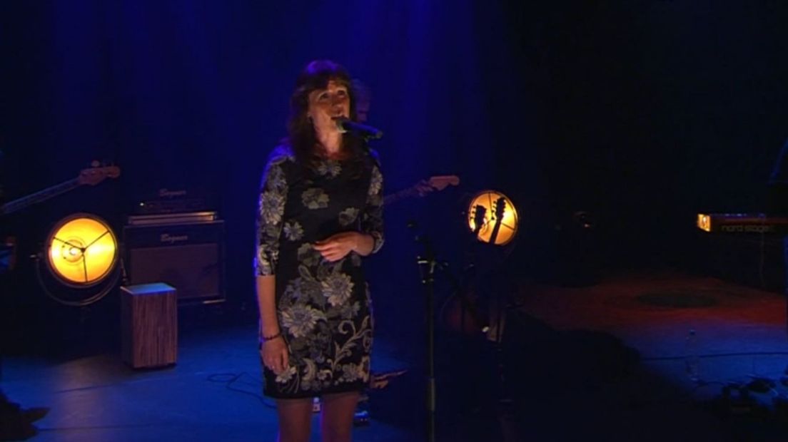 Jeanette Croezen stond in 2017 in de finale van de Drèents Liedtiesfestival. Zondag treedt ze met Wouter Pothoven in Coevorden op (Rechten: RTV Drenthe)