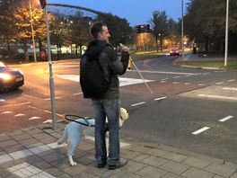 Oversteekplaatsen lang niet altijd veilig volgens blinden: 'Oversteken is Russische roulette'