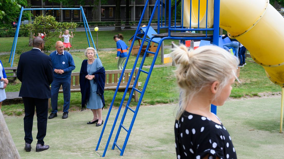 Prinses Beatrix opent Buitenspeeldag.