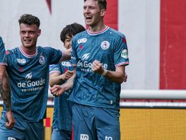 Sparta knokt zich in doelpuntrijk en knotsgek duel naar punt bij FC Twente