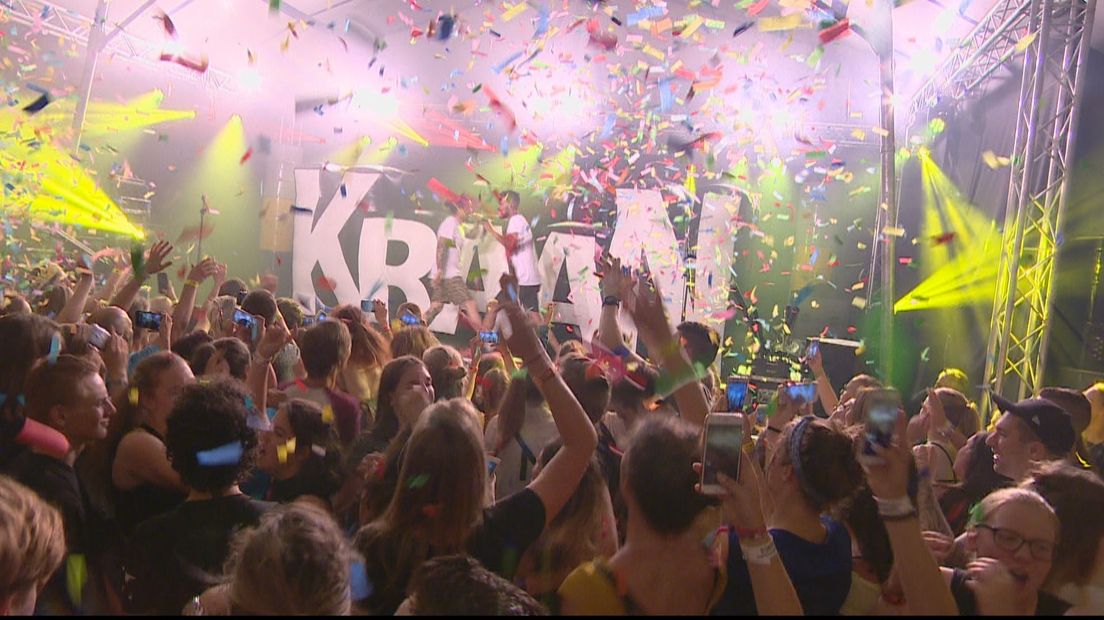 Dansen op een voetbalveld: dit was Klomppop 2018