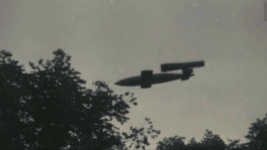 Een V1-rakter in de lucht