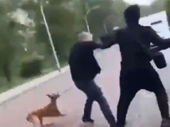 Mishandelde man die gefilmd werd en viral ging 'overladen met steun'