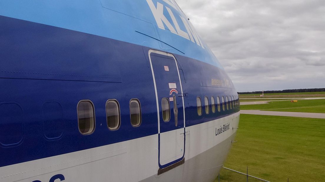 Gedeputeerde met brandbrief in zijn zak naar overleg over Lelystad Airport