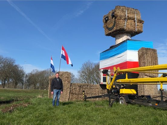 Iconische stropop langs A1 kijkt vrolijk na verkiezingswinst BBB: 'Bedankje richting inwoners'