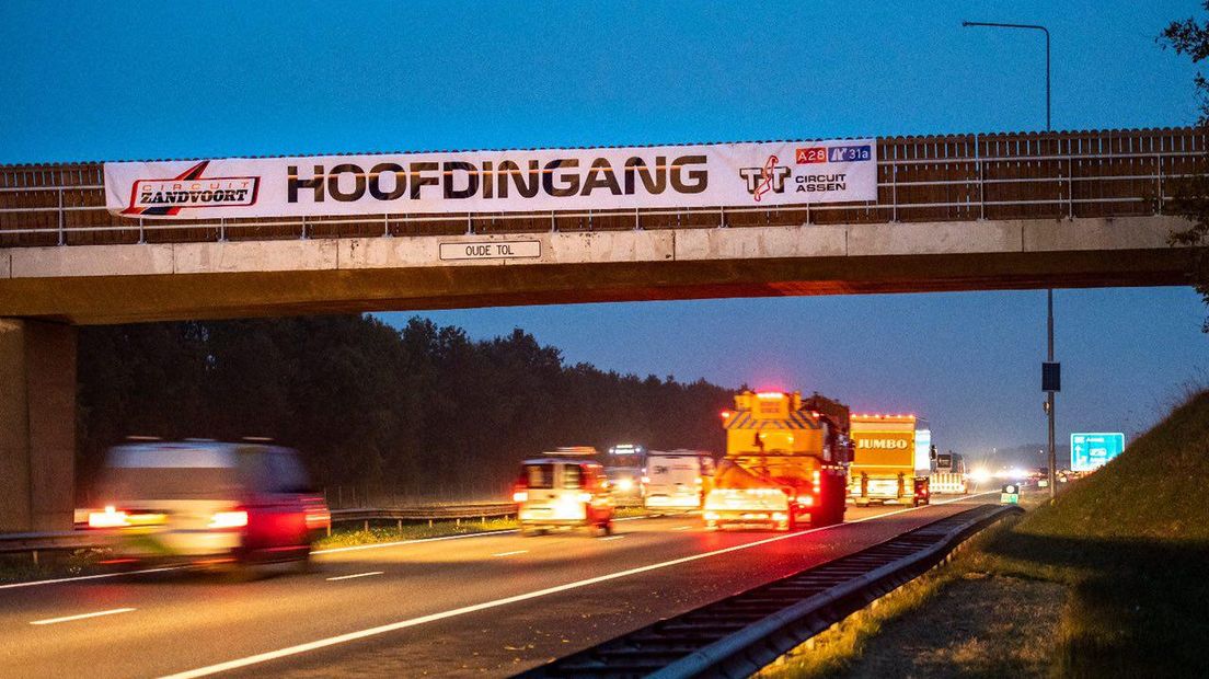 Het spandoek is inmiddels alweer weggehaald (Rechten: Marcel J. de Jong)
