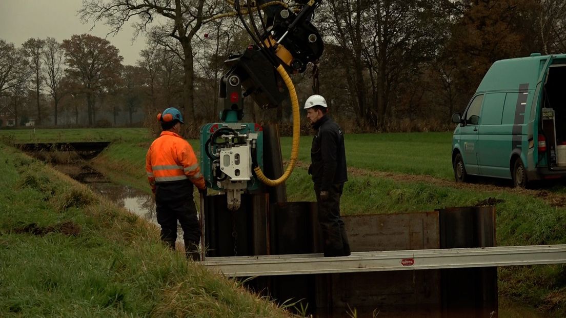In Beltrum wordt de tweehonderdste droogtestuw geplaatst.