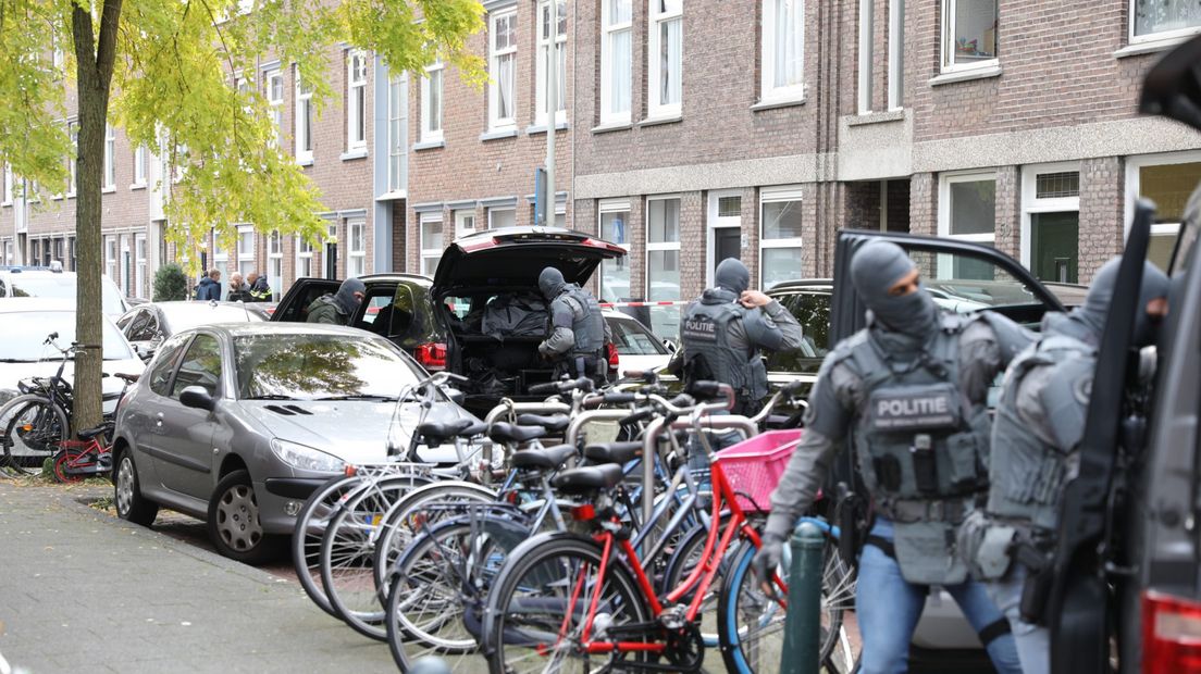 Arrestatieteam in Heesterstraat