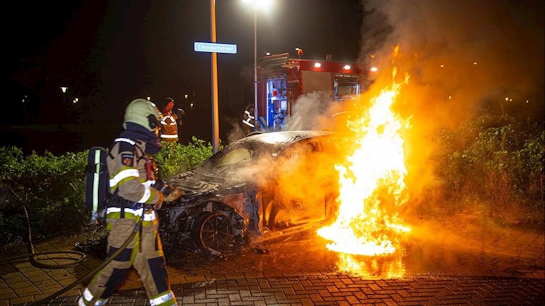 Mogelijk hebben de autobranden in Stadshagen van deze week te maken met de drugsoorlog