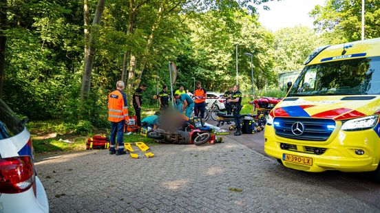 Uitslaande brand op zolder in Dordrecht geblust | Scooterrijder zwaargewond na botsing op tractor in Rotterdam-Zuid