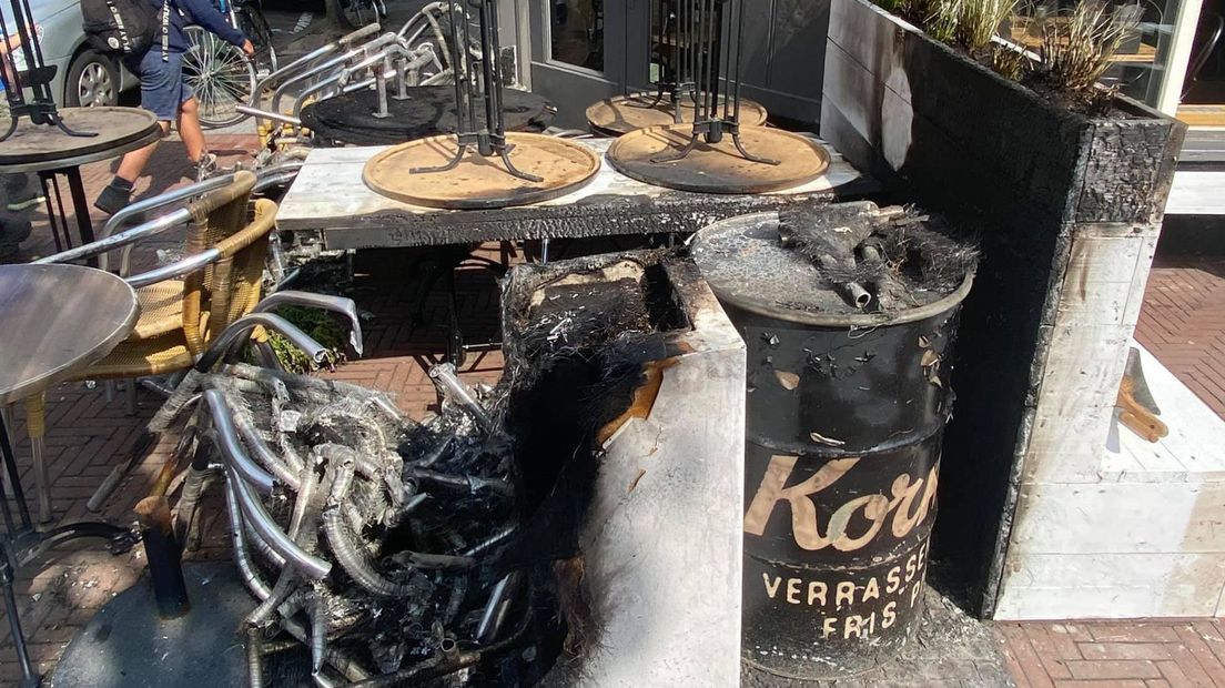 Terras van restaurant Bij Mauce in brand gestoken