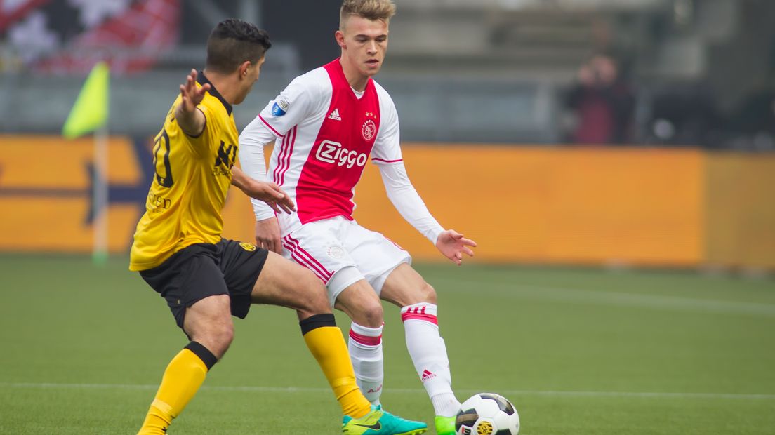 Daley Sinkgraven in duel tegen Roda JC in 2017 (Rechten: ANP/Peter van Ninhuys)
