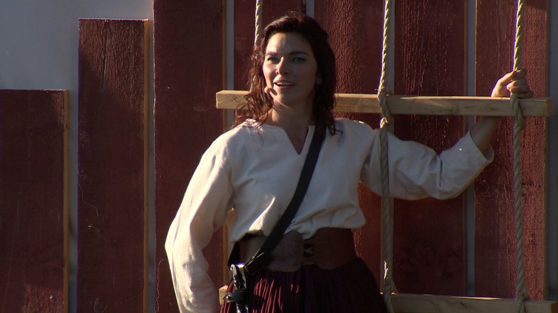 Käthe Staallekker in de rol van Grace O'Malley