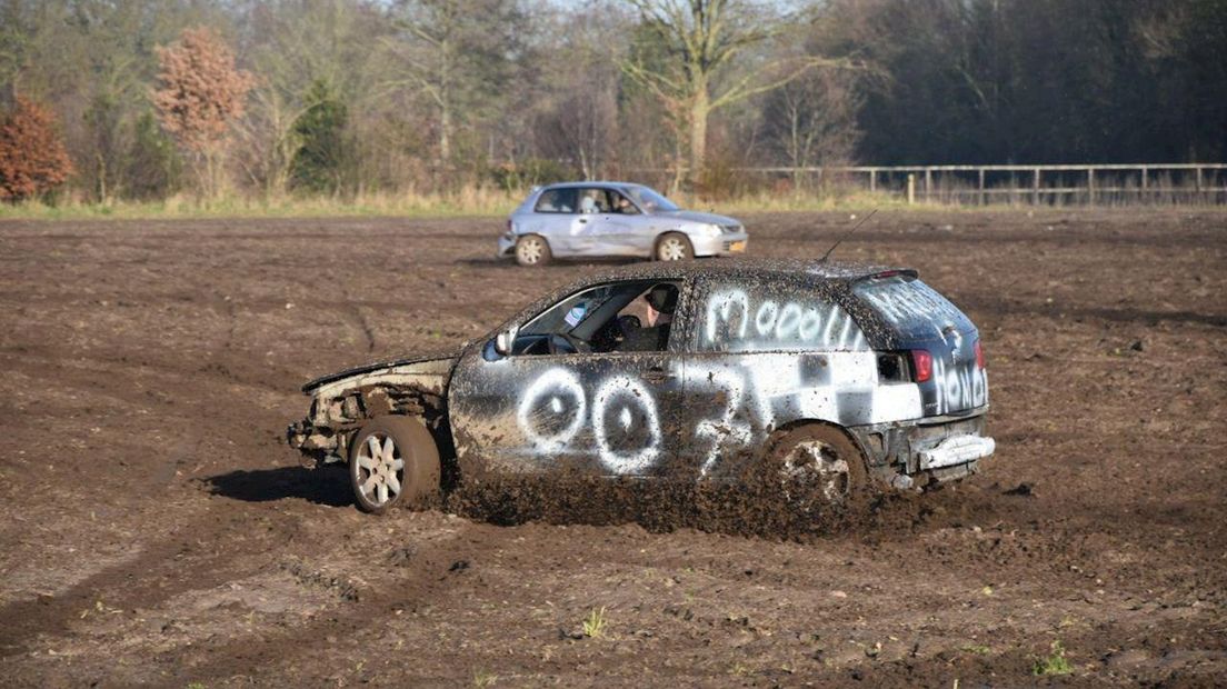 In Onna geen carbidschieten, maar autocross op oudejaarsdag