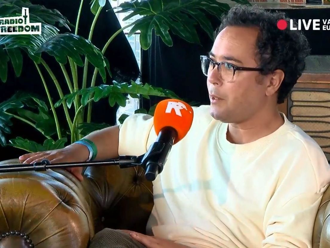 Schrijver en docent Asis Aynan