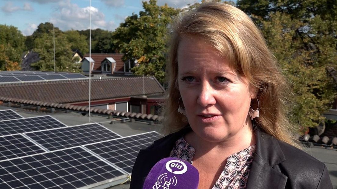 Wethouder Jennifer Elskamp (CU) roept mensen op om zich te melden als ze moeite hebben met het betalen van de energierekening