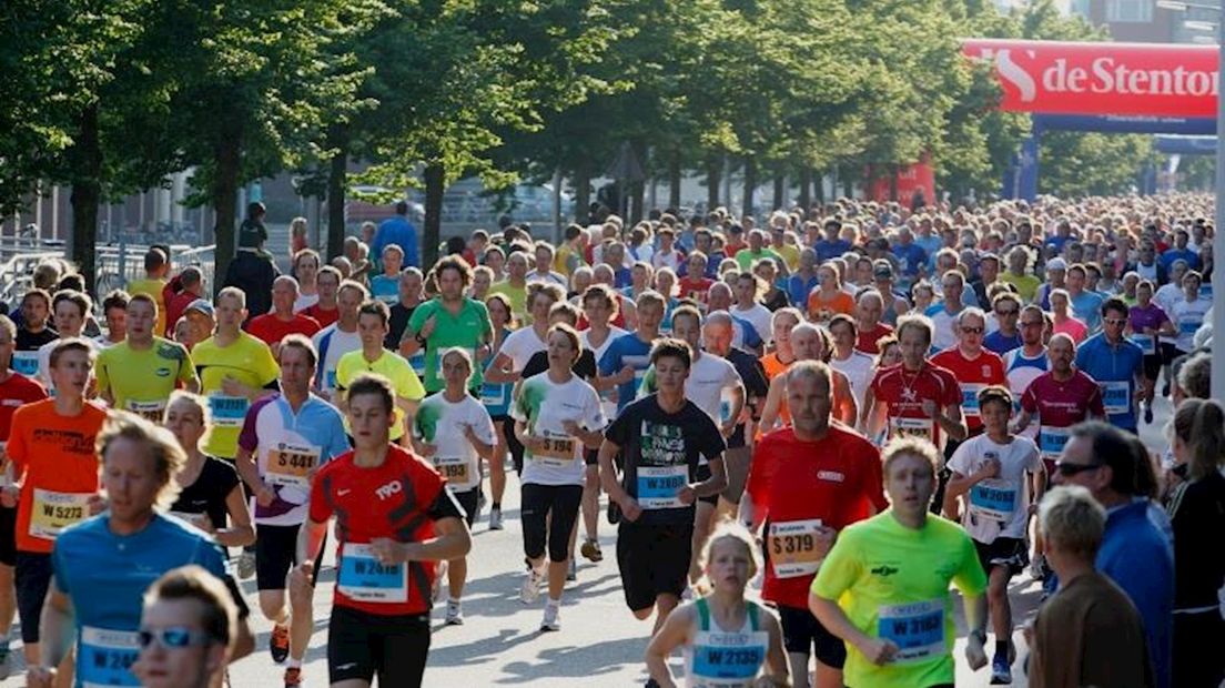 Volle straten tijdens de Halve Marathon van Zwolle