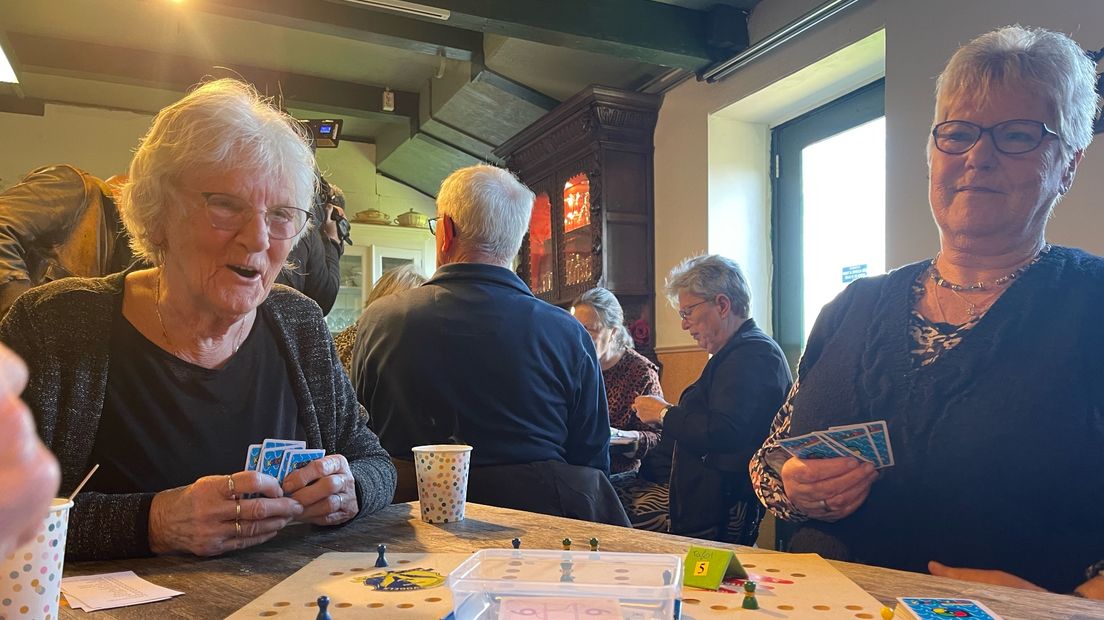 Gezelligheid tijdens middagje Keezen