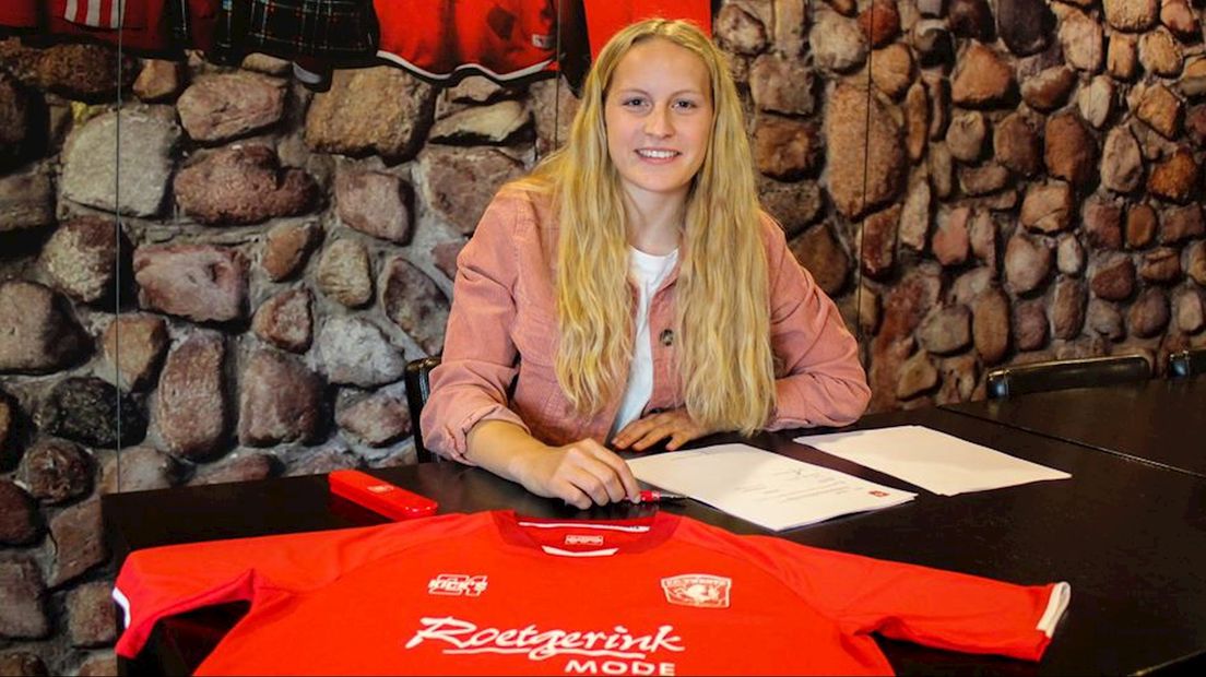 Maren Tellenbröker komend seizoen in het rood van FC Twente