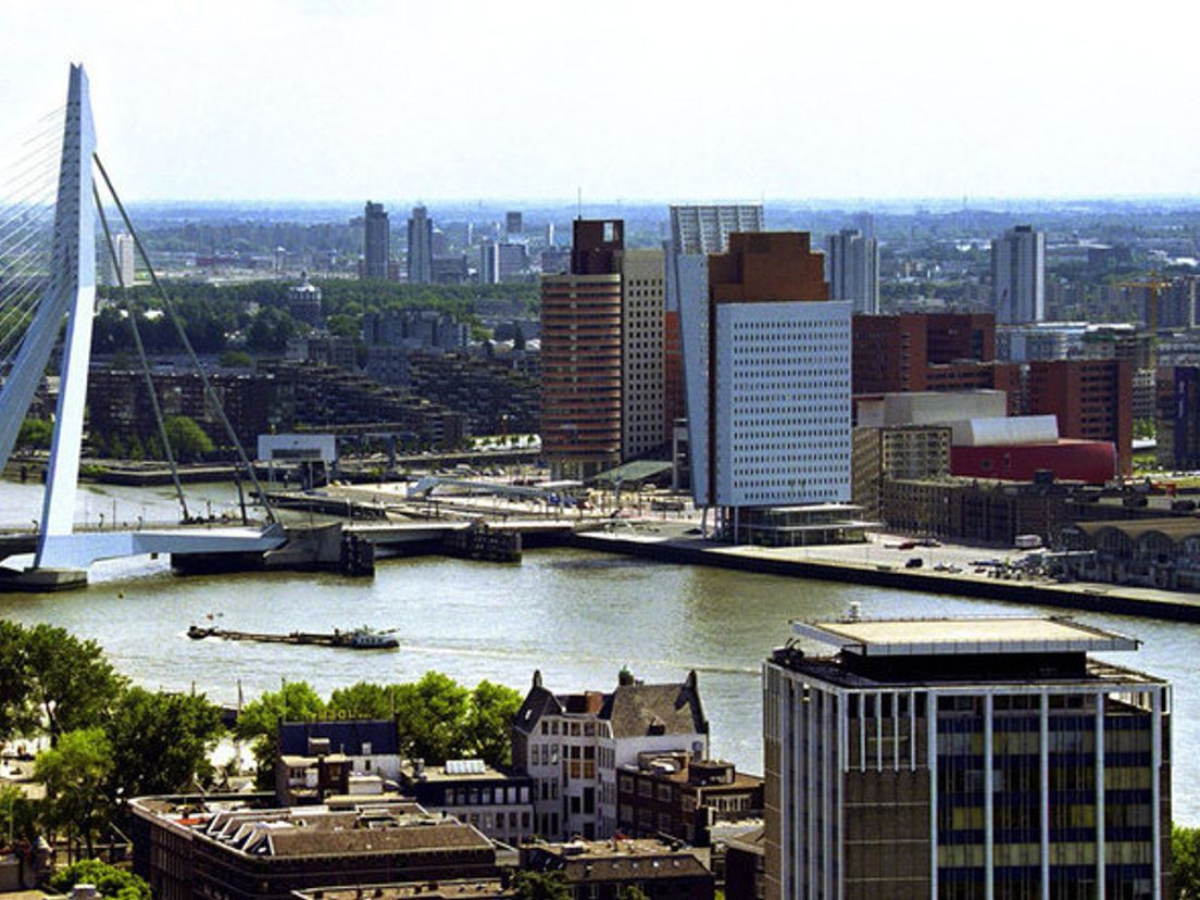 01-09-Rotterdam_skyline.cropresize-3.jpg